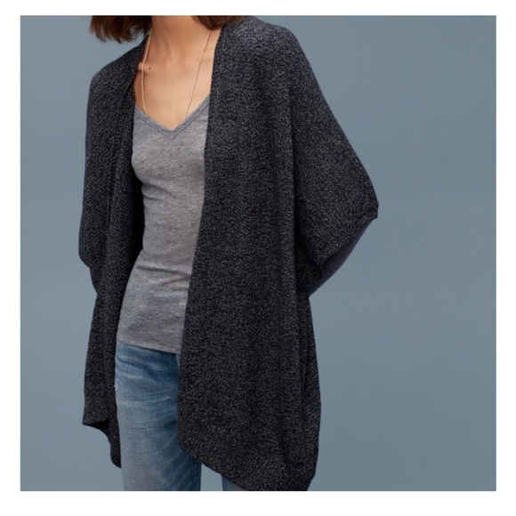 Aritzia Ionic Cape - Picture 1 of 3